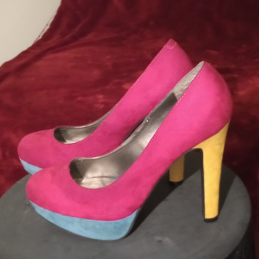Tri-color suede heels by Guess